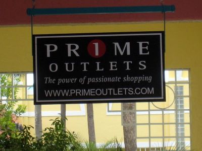 Clothing Boutiques Miami on Clothing At Outlet Stores